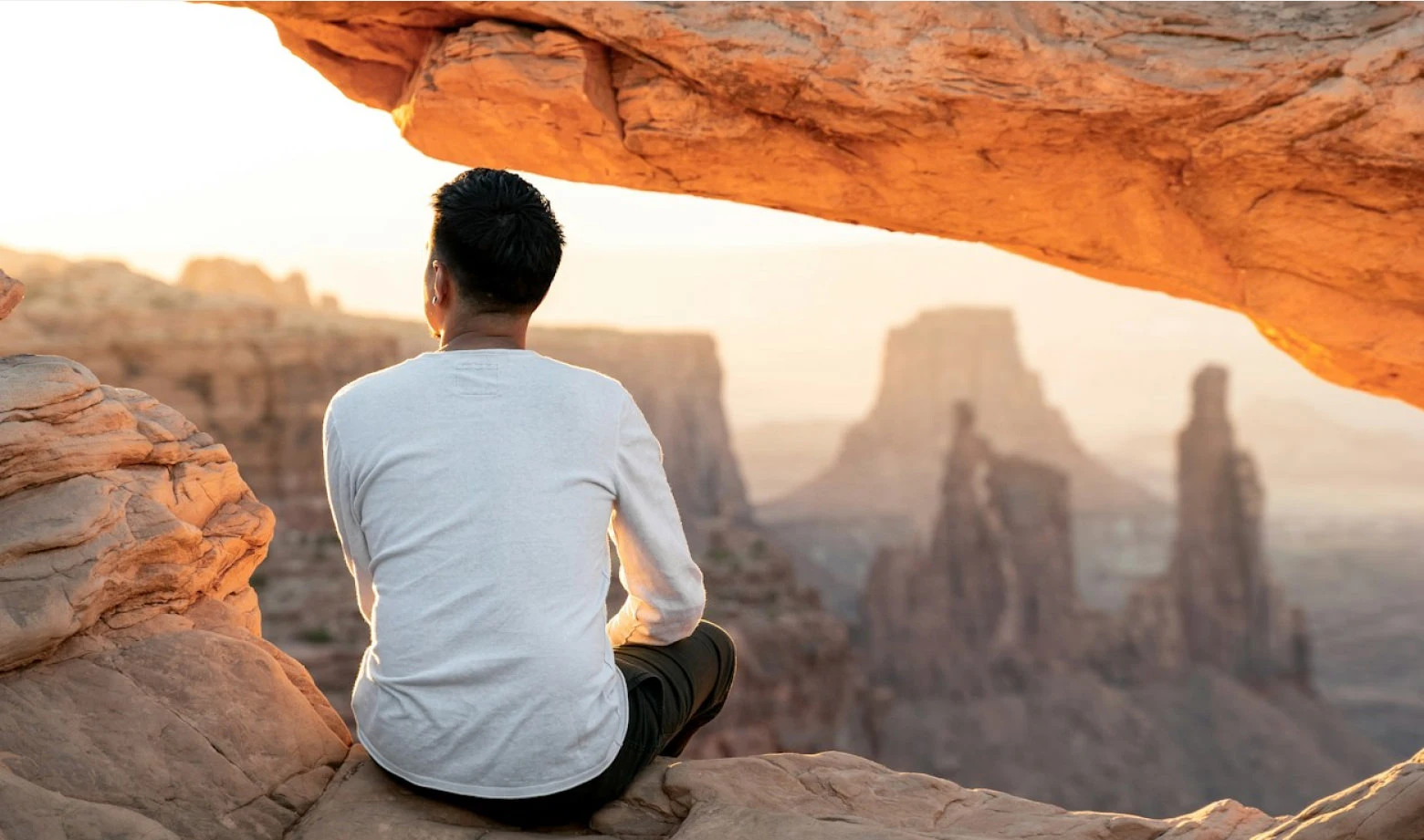 Man looking out over the desert of southern utah